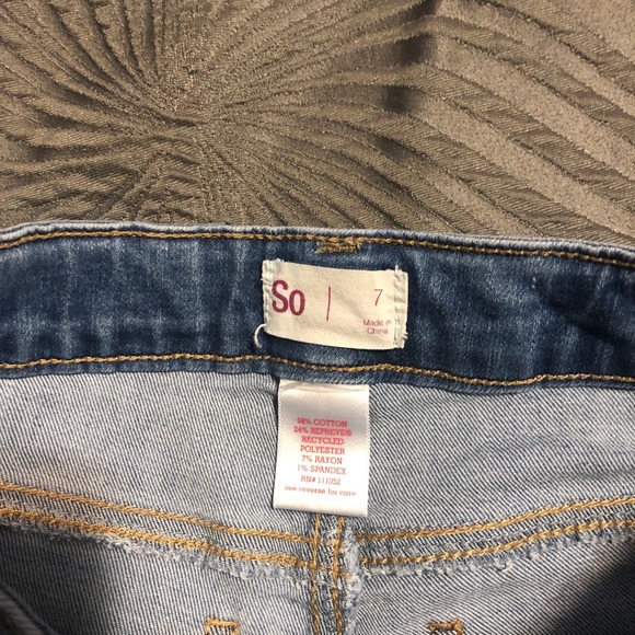 EUC Girl’s Jean Shorts (Worn Look) SZ 7 - Picture 4 of 4